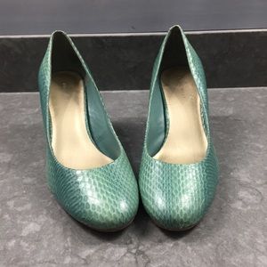 Nine West sea green/blue heels. Size 8M